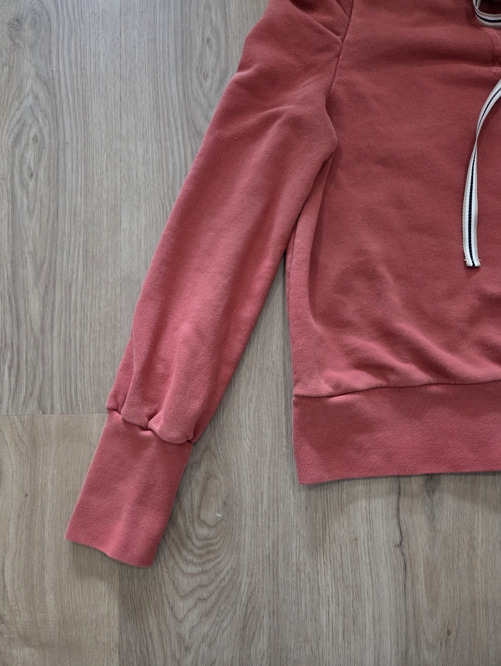 Evereve Wmns Tyra Puff Sleeve Hoodie M Burnt Red Preppy Cozy Girly Comfy Casual - Picture 6 of 9
